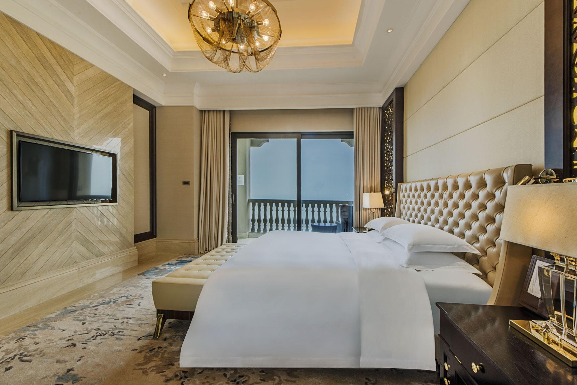 Hilton Haikou Meilan - Beachfront Hotel Exterior foto