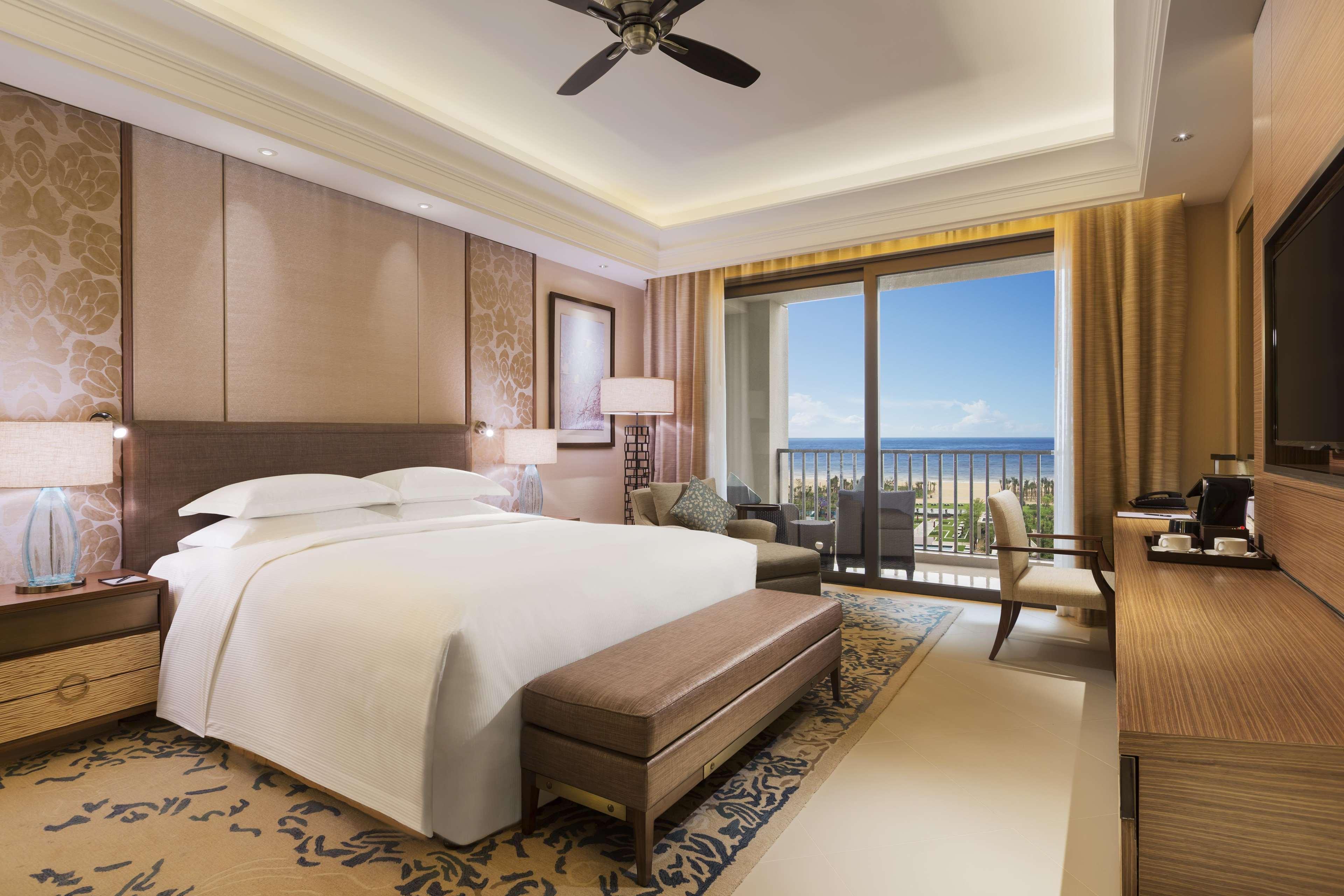 Hilton Haikou Meilan - Beachfront Hotel Exterior foto