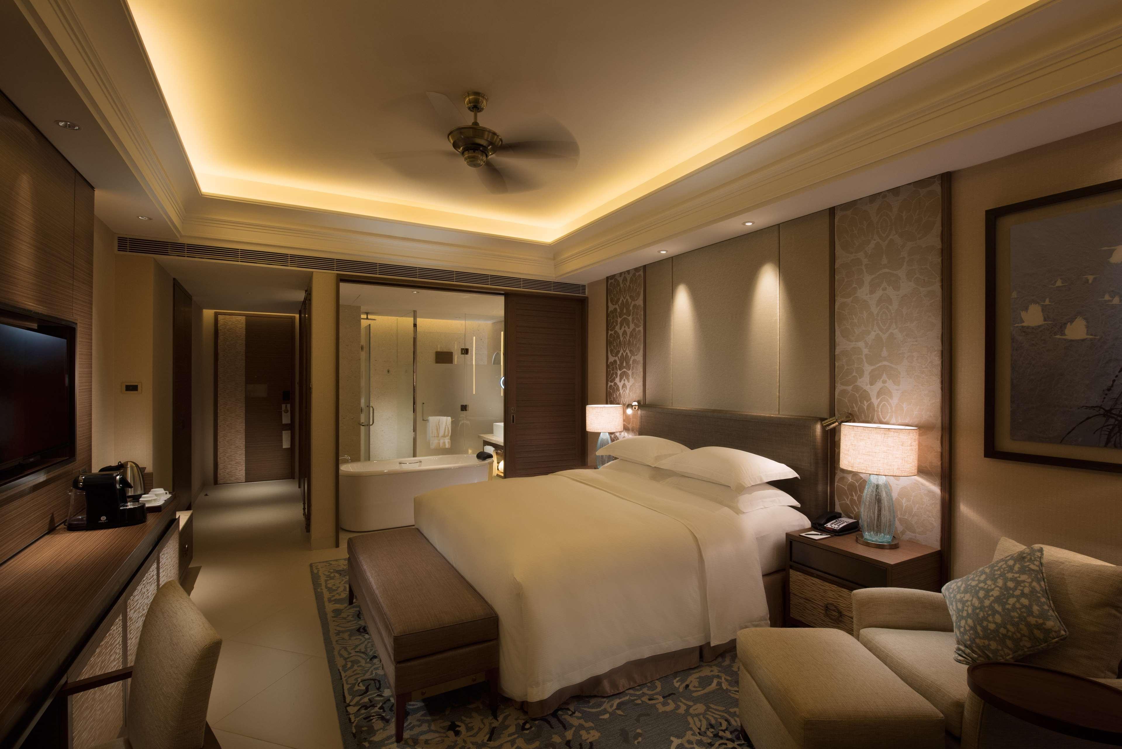 Hilton Haikou Meilan - Beachfront Hotel Exterior foto