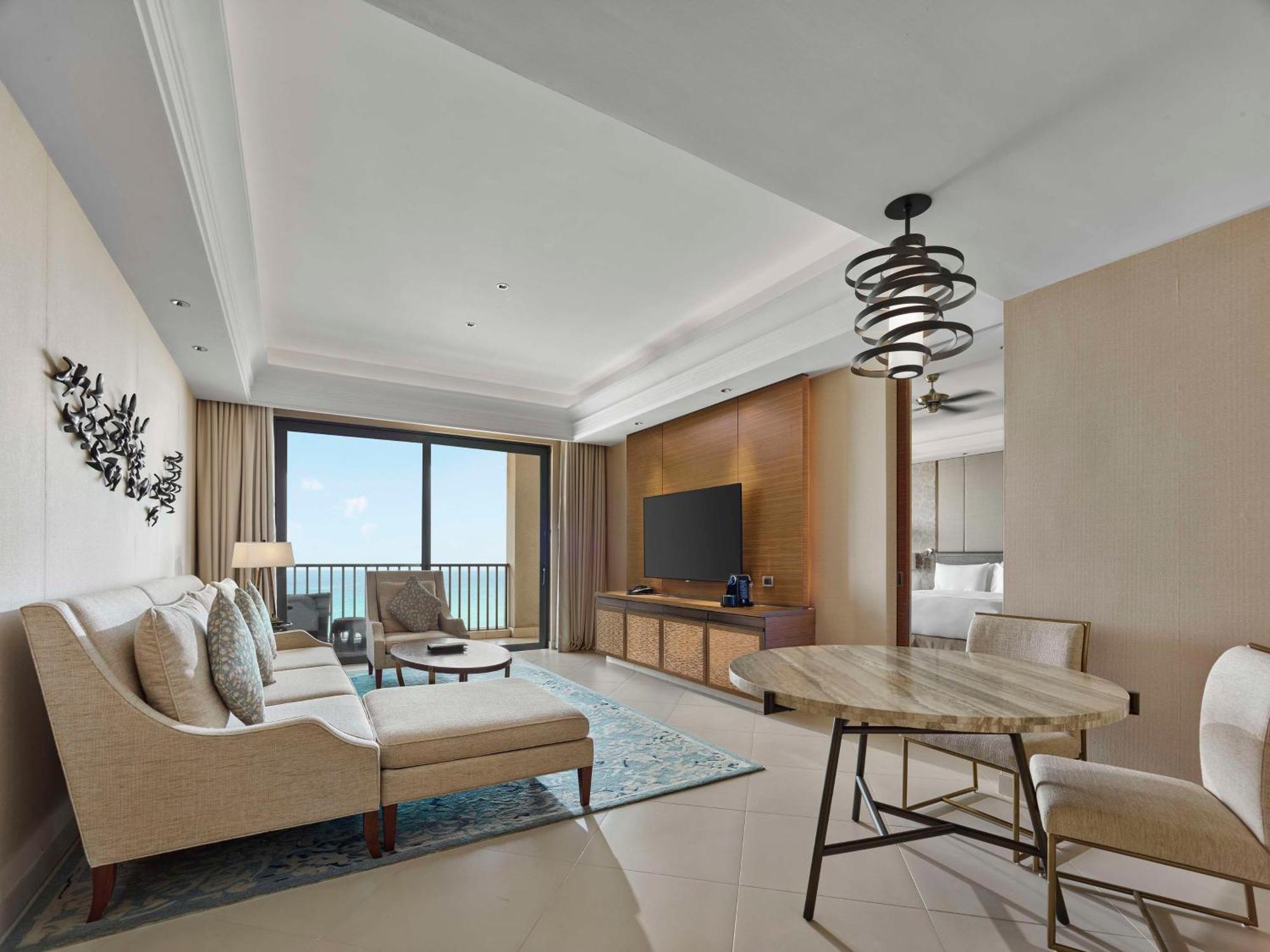 Hilton Haikou Meilan - Beachfront Hotel Exterior foto