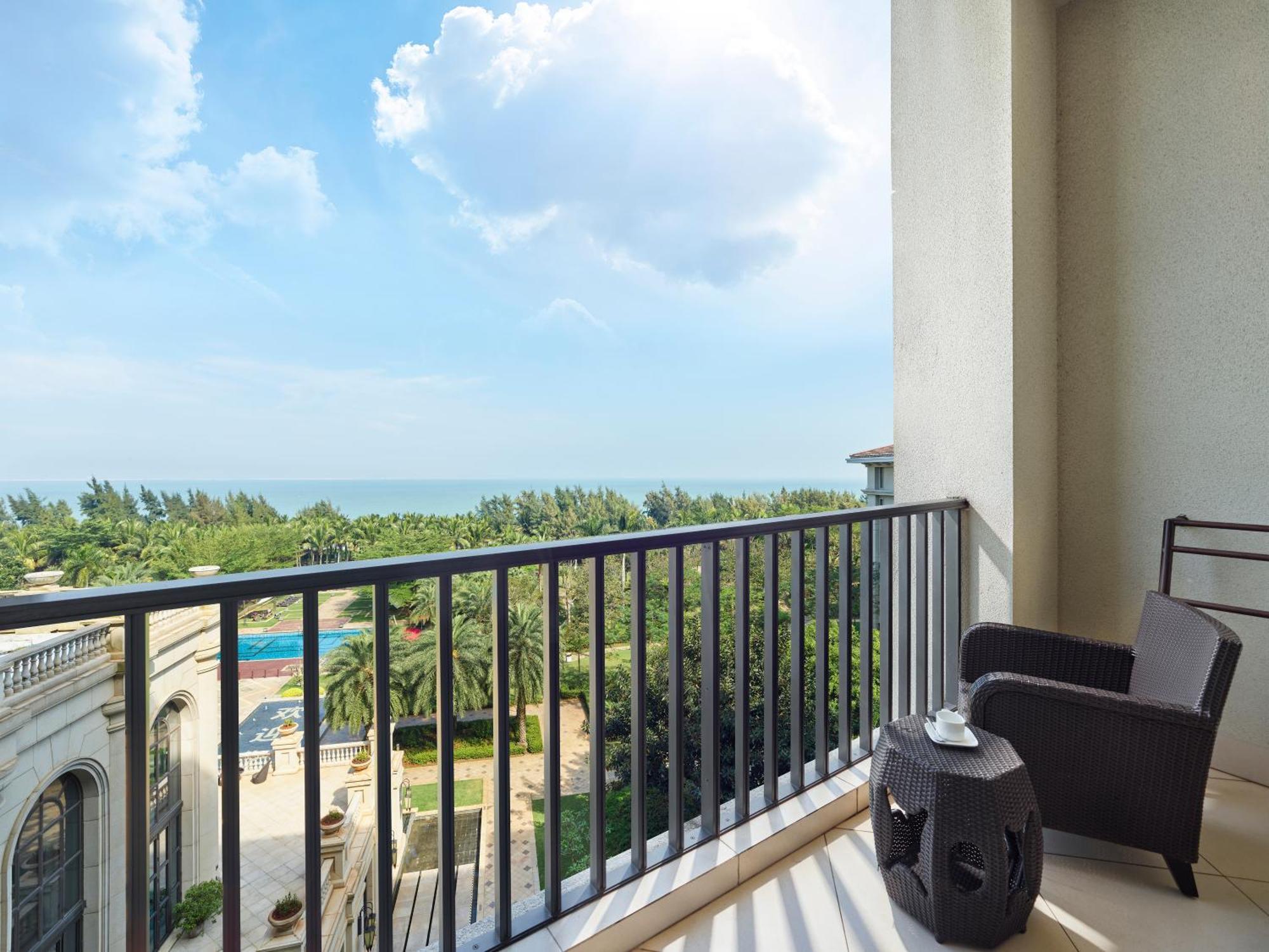Hilton Haikou Meilan - Beachfront Hotel Exterior foto