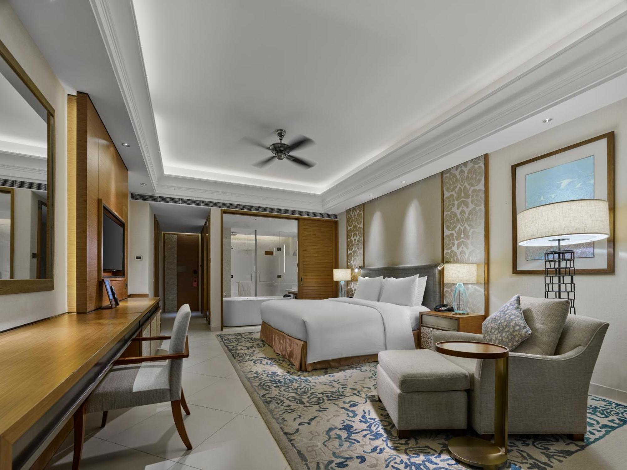 Hilton Haikou Meilan - Beachfront Hotel Exterior foto