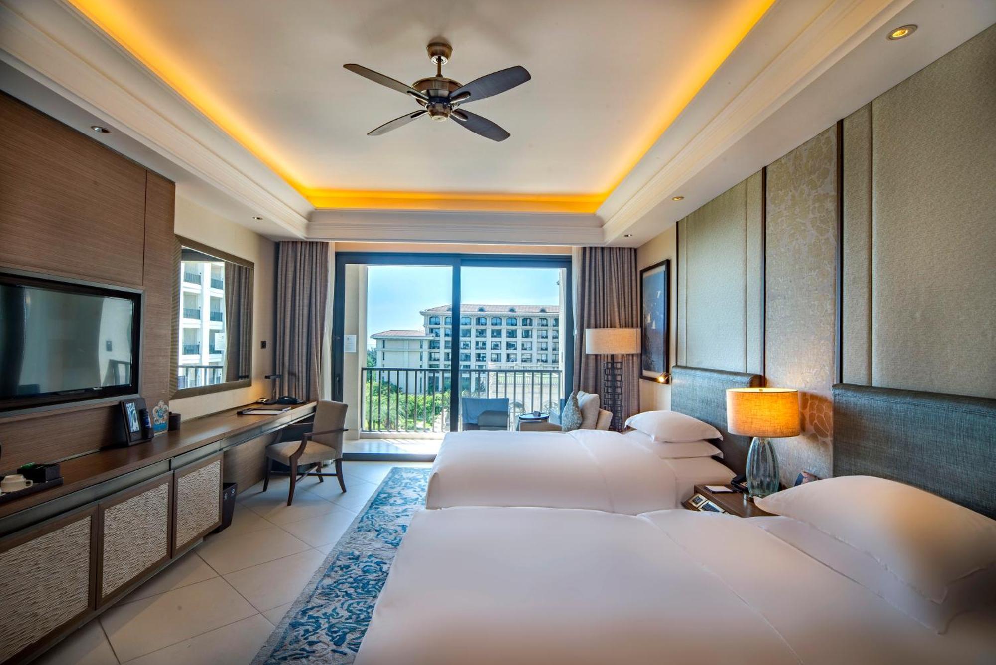 Hilton Haikou Meilan - Beachfront Hotel Exterior foto