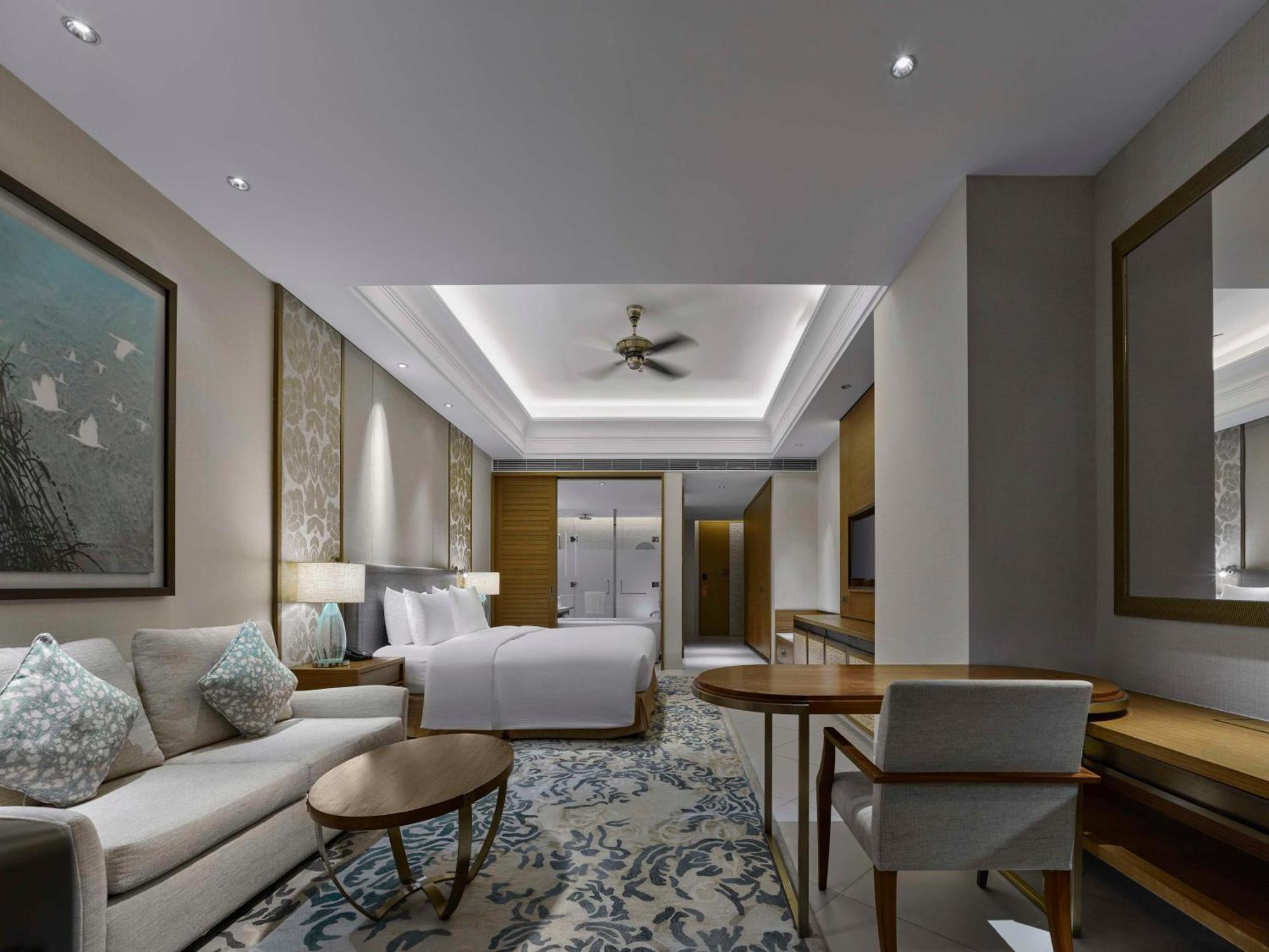 Hilton Haikou Meilan - Beachfront Hotel Exterior foto